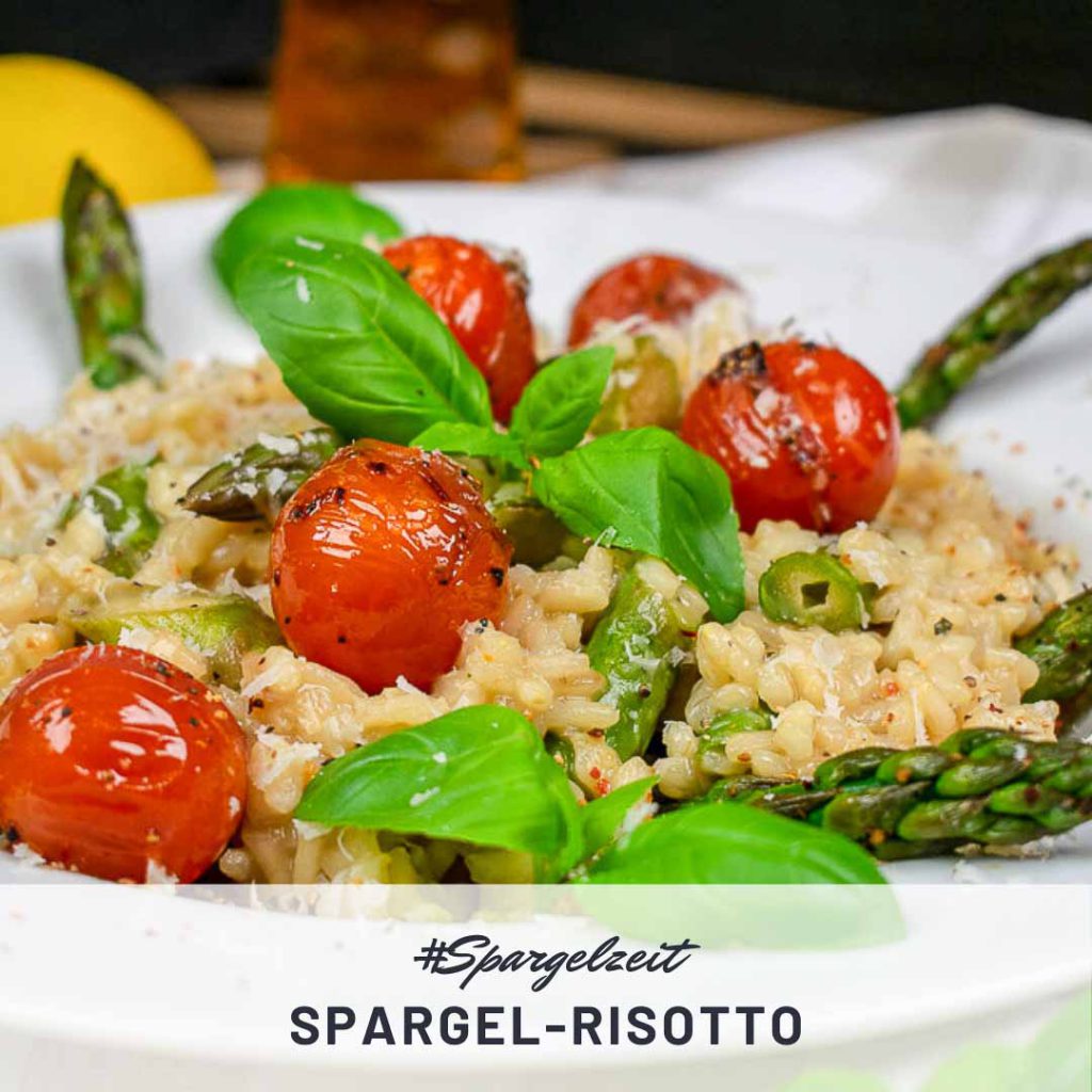 Serviervorschlag: Risotto mit grünem Spargel und karamellisierten Kirschentomaten